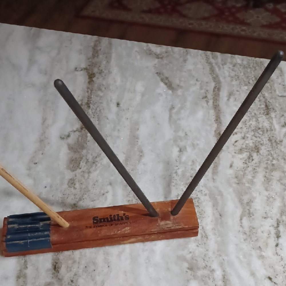 SMITH Knife Sharpener with Brown and Gray Design